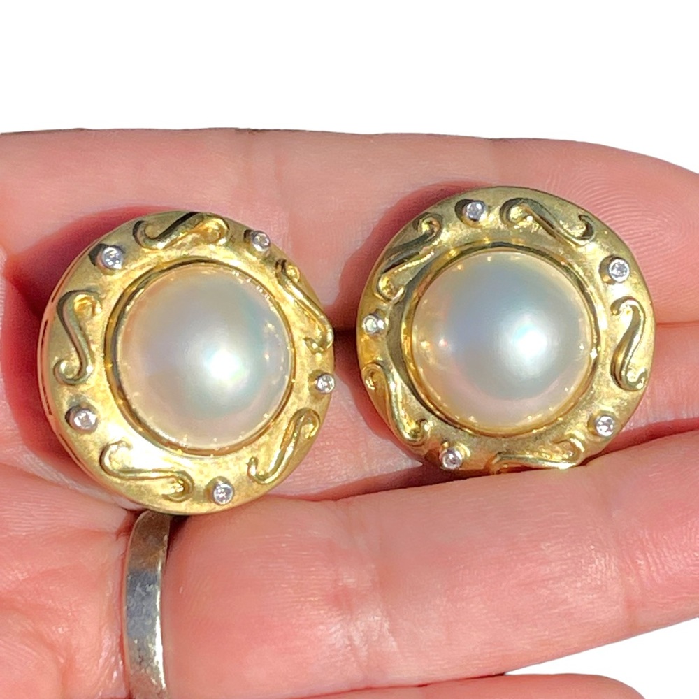 Vintage Authentic MABE White Pearl Earrings 18kt (750) gold and diamonds 💎 - Picture 7 of 16